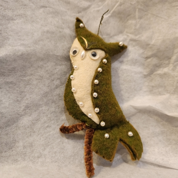 Retro Felted and Beaded Owl Ornament - Picture 2 of 16